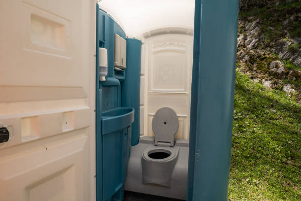 Portable Toilets for Disaster Relief Sites in Candlewick Lake, IL